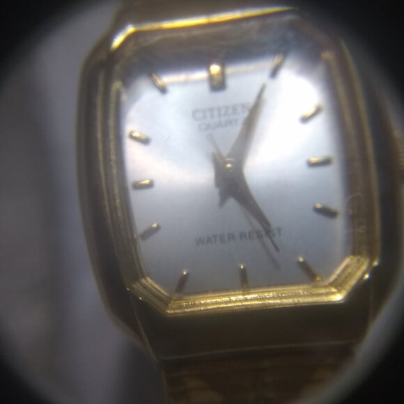 Citizen Quartz Dress Watch Women 5930-K13611 Gold Engraved Band New Bat Great !! main image 4